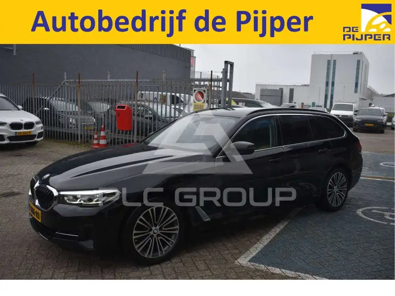 2021 BMW 520