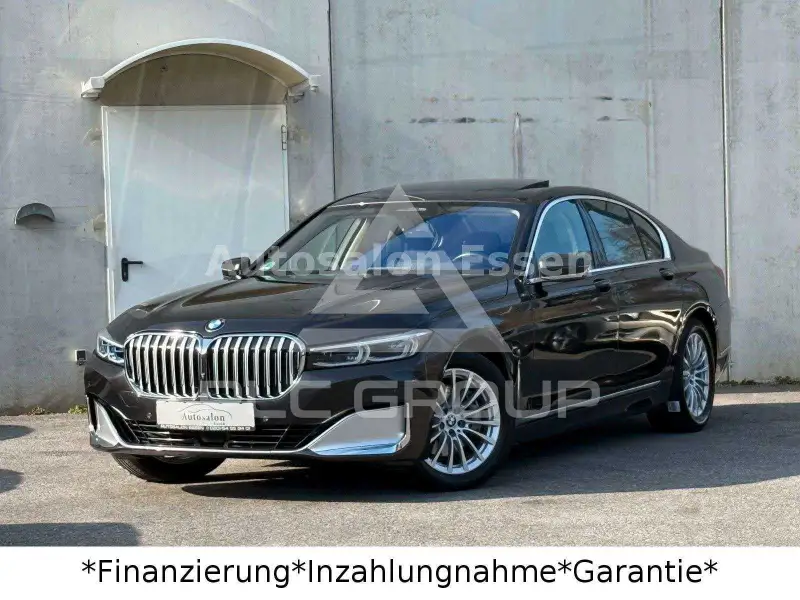 2021 BMW 730