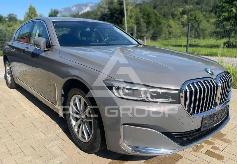 2021 BMW 730