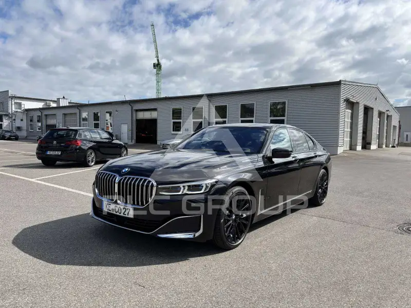 2021 BMW 730