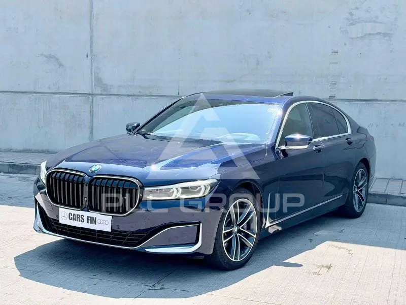 2021 BMW 730