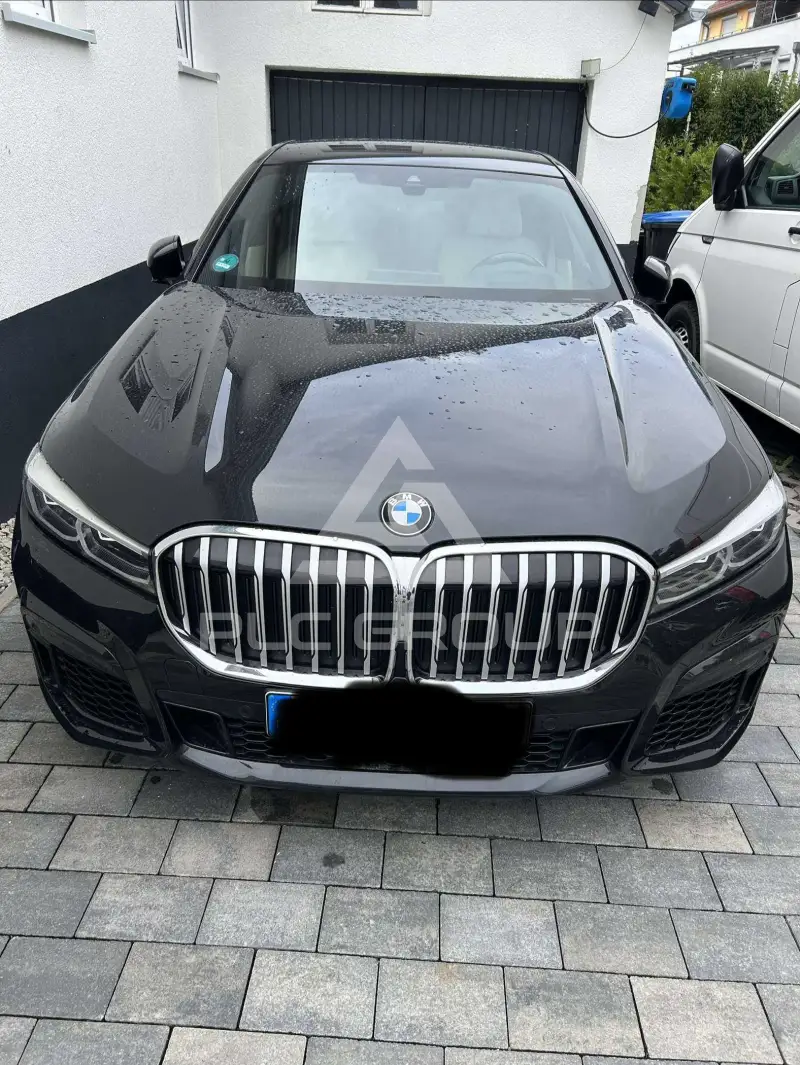 2021 BMW 730