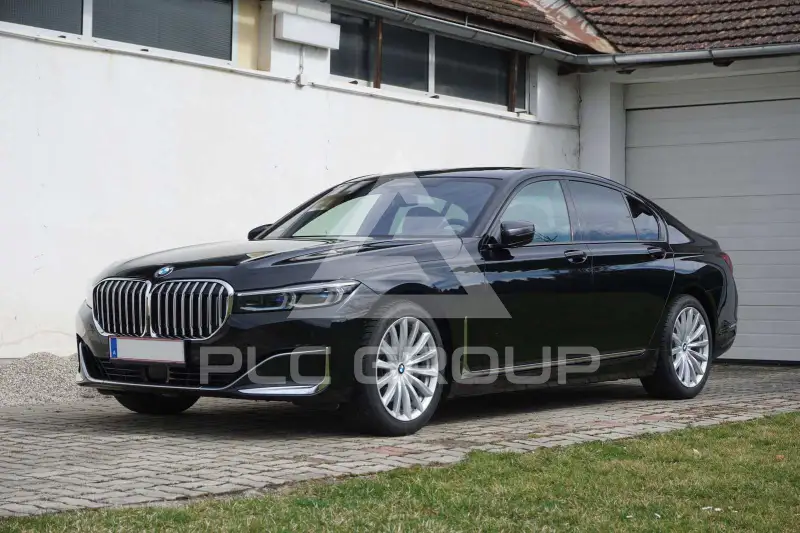 2021 BMW 730