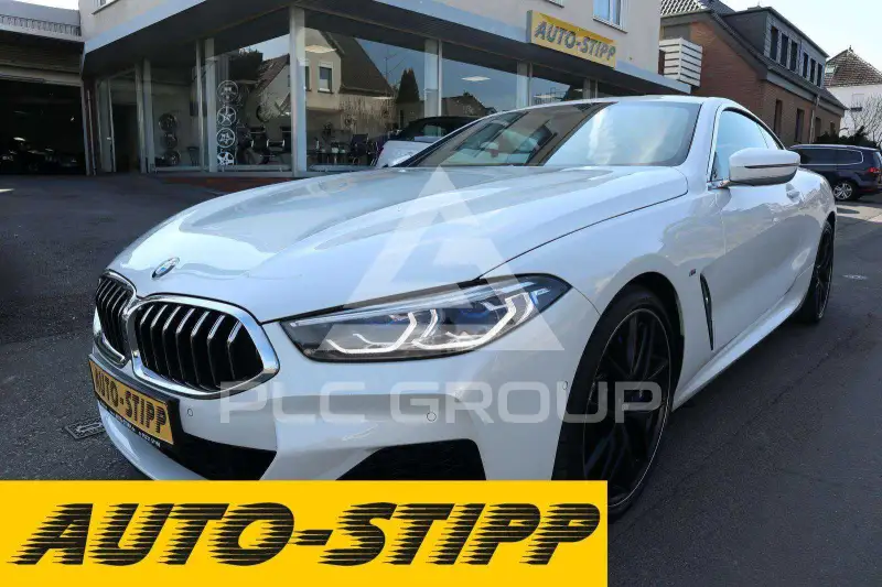 2021 BMW M8