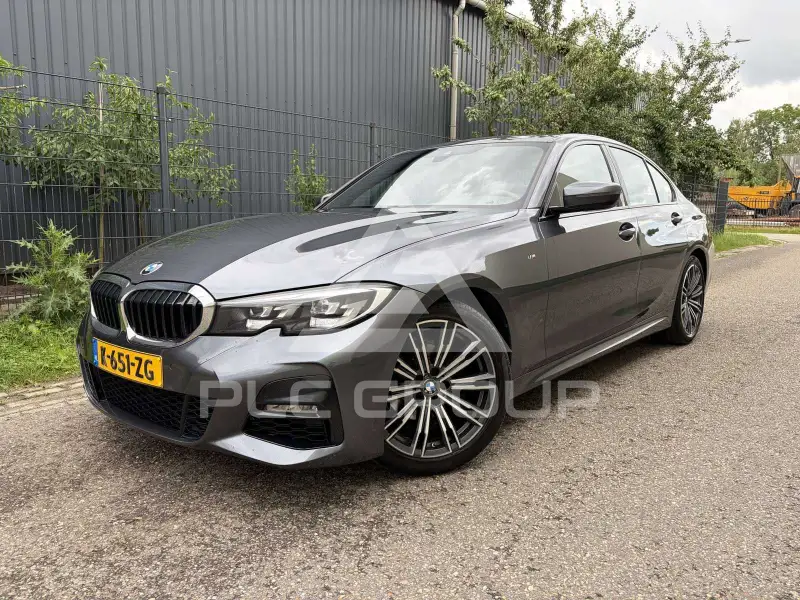 2021 BMW 318