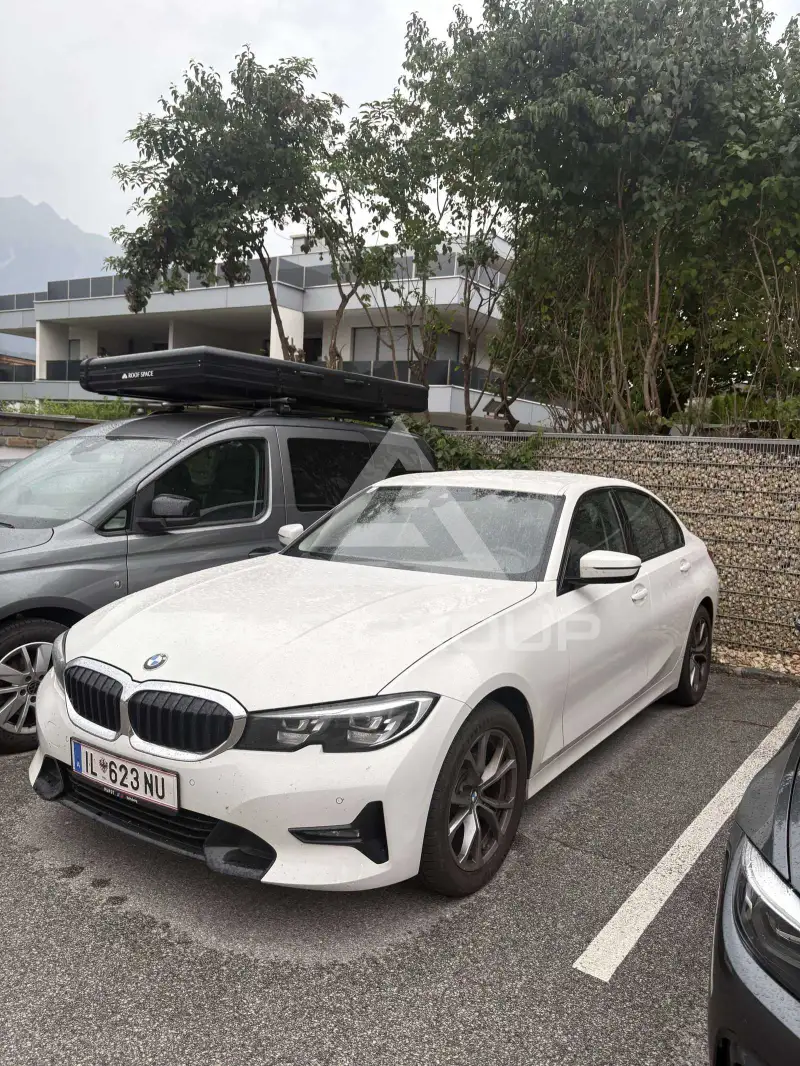 2021 BMW 318
