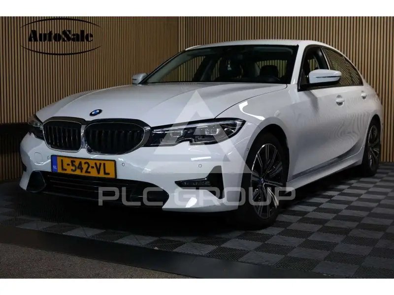 2021 BMW 318