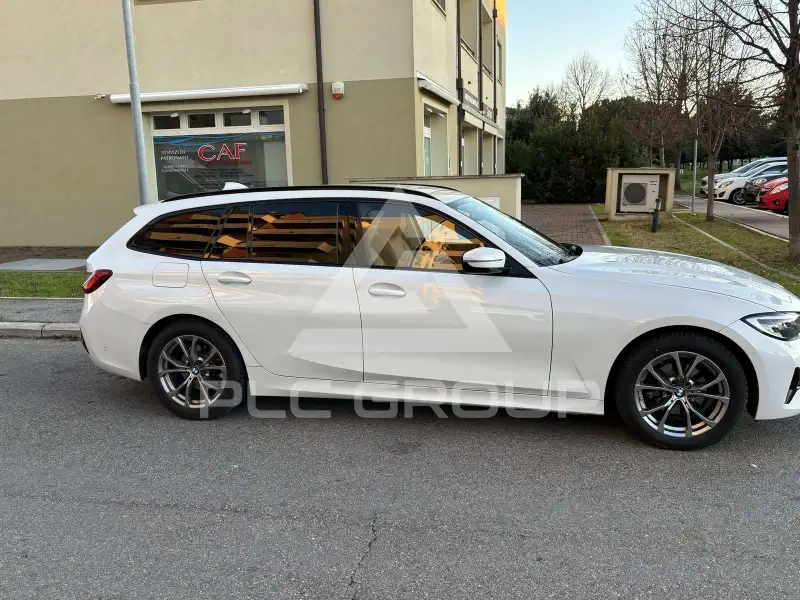 2021 BMW 318