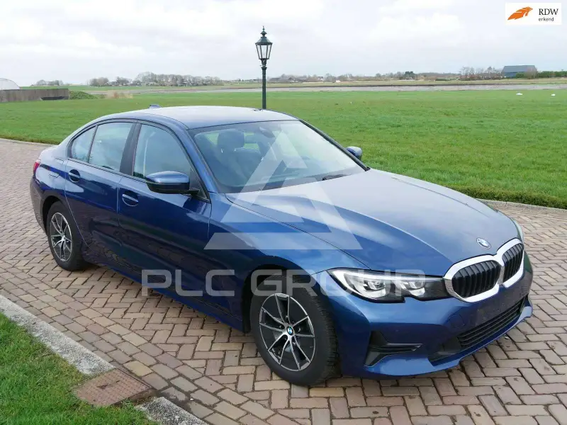 2021 BMW 318