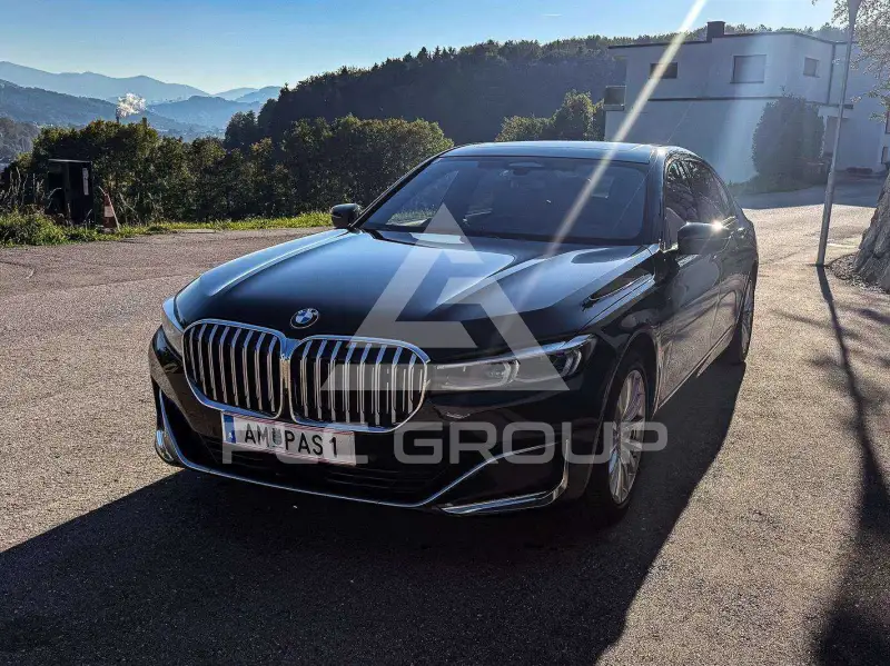 2021 BMW 745