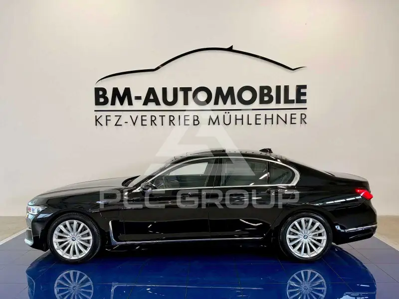 2021 BMW 745