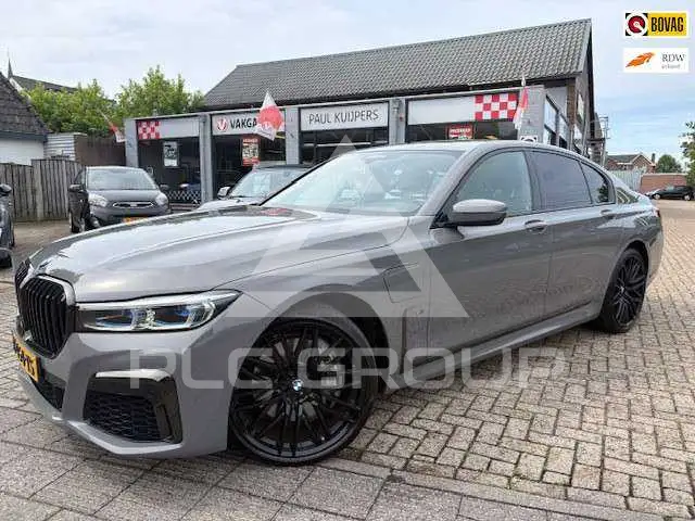 2021 BMW 745