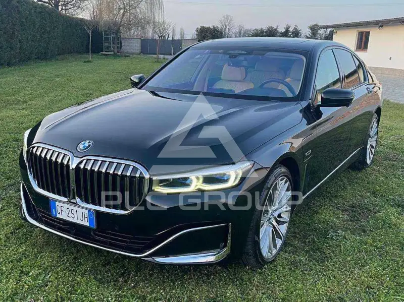 2021 BMW 745