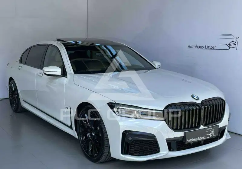 2021 BMW 745