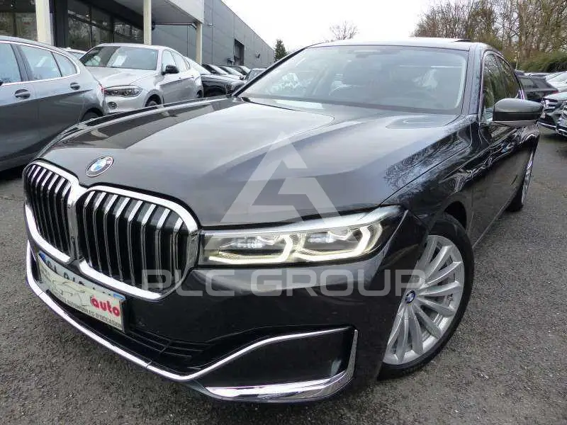 2021 BMW 745