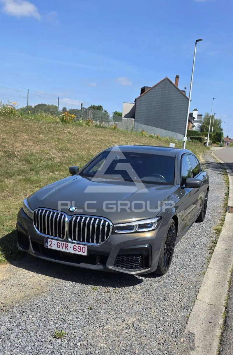 2021 BMW 745
