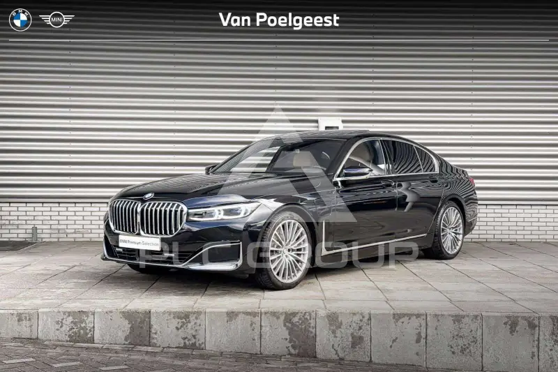 2021 BMW 745