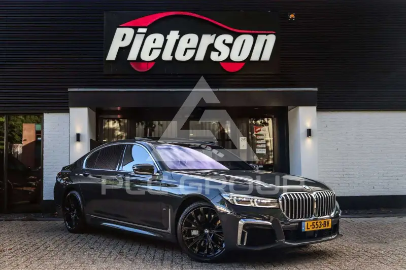 2021 BMW 745