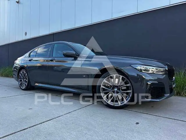 2021 BMW 745