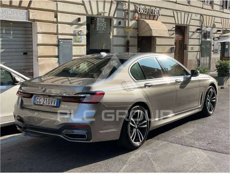 2021 BMW 745