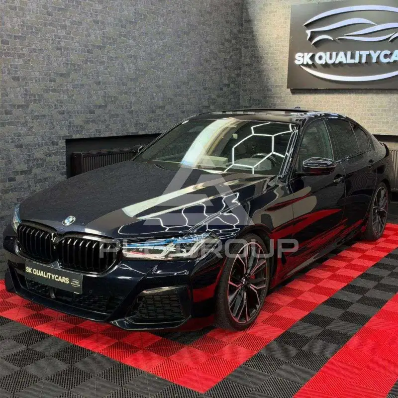2021 BMW 550M