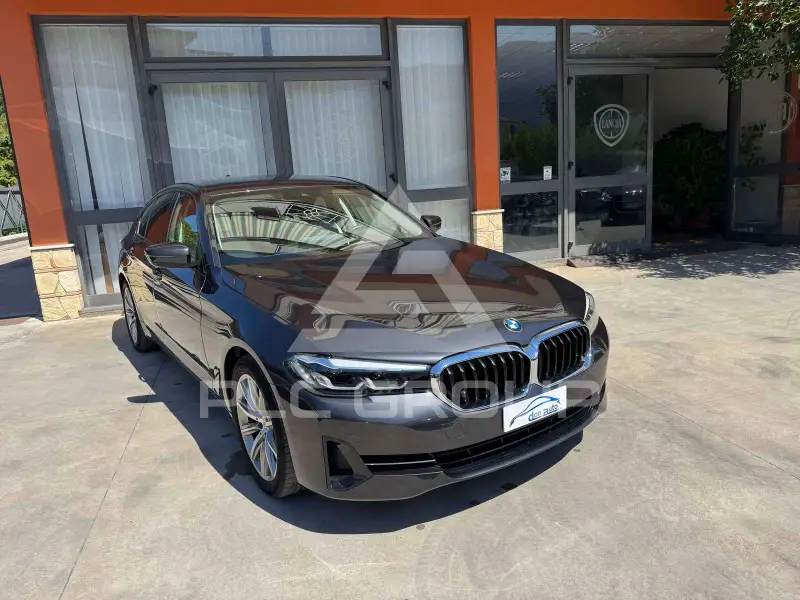 2021 BMW 518