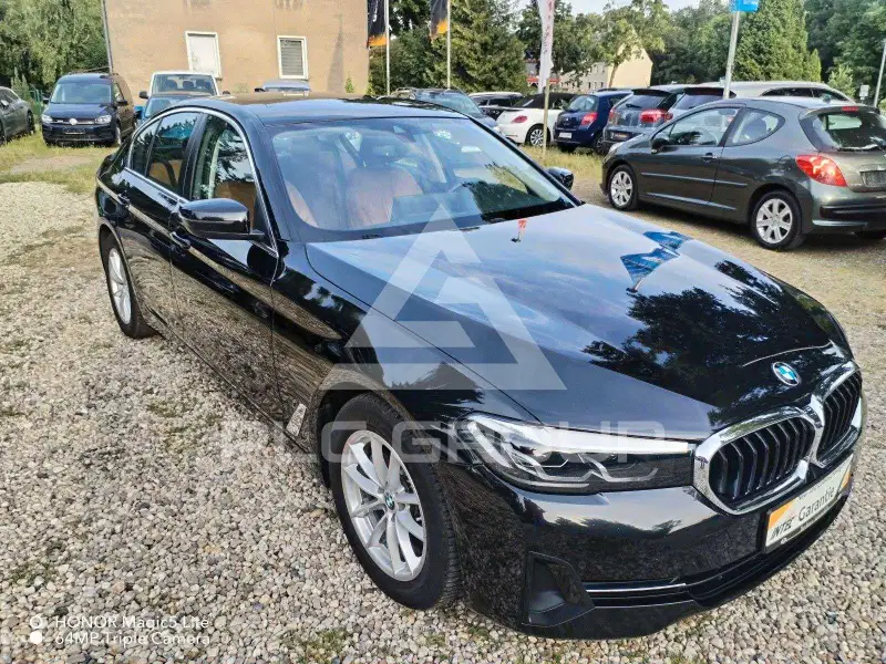 2021 BMW 518