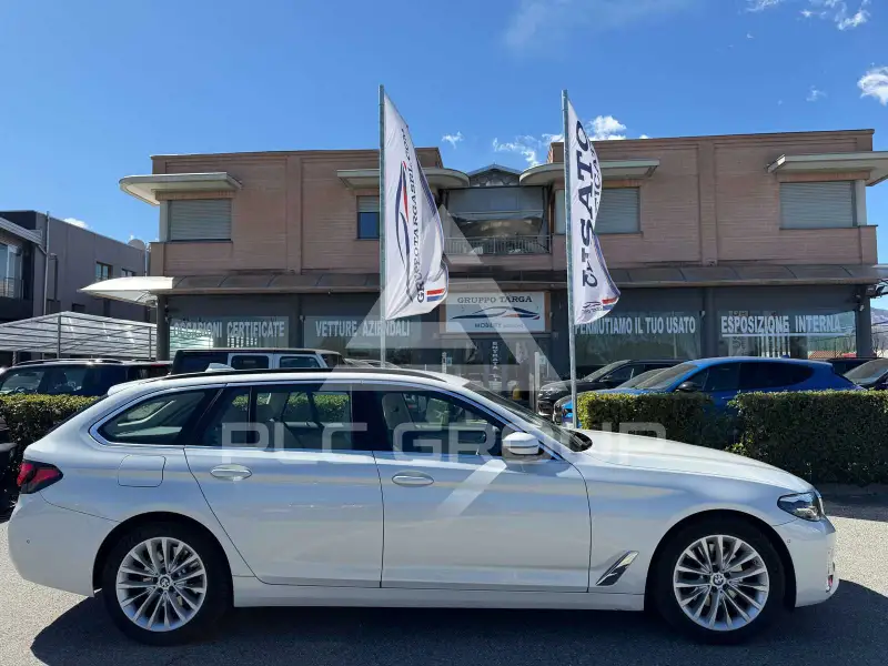 2021 BMW 518