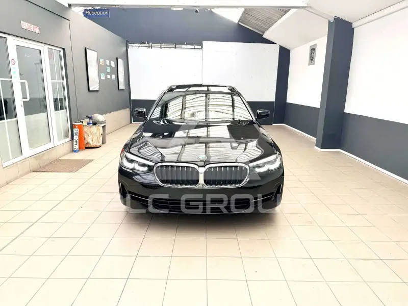2021 BMW 518