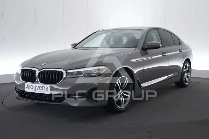 2021 BMW 518