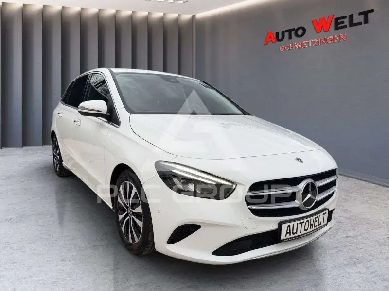 2021 Mercedes Benz B 200