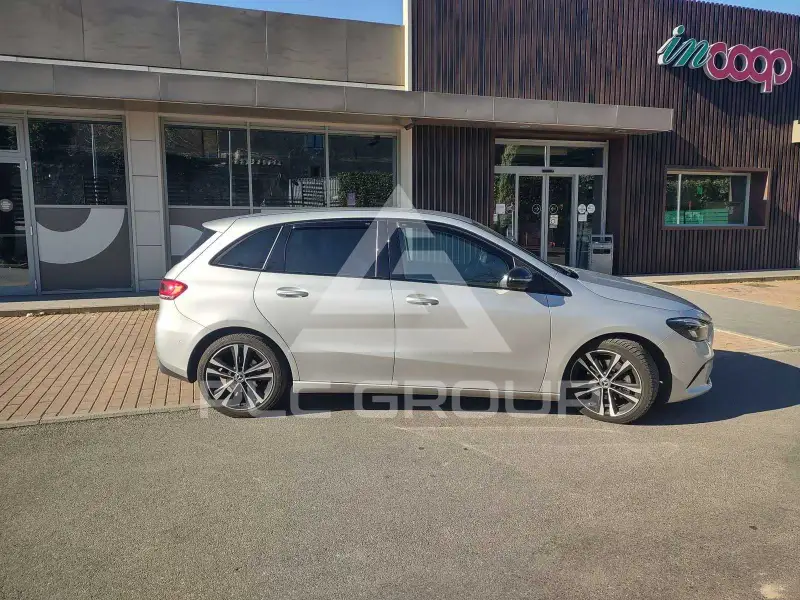 2021 Mercedes Benz B 200