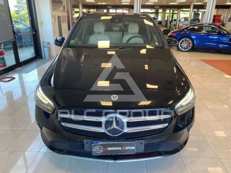 2021 Mercedes Benz B 200