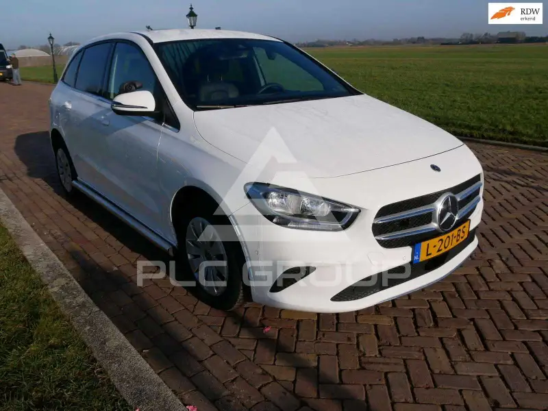 2021 Mercedes Benz B 200