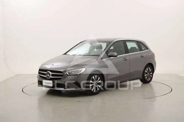 2021 Mercedes Benz B 200
