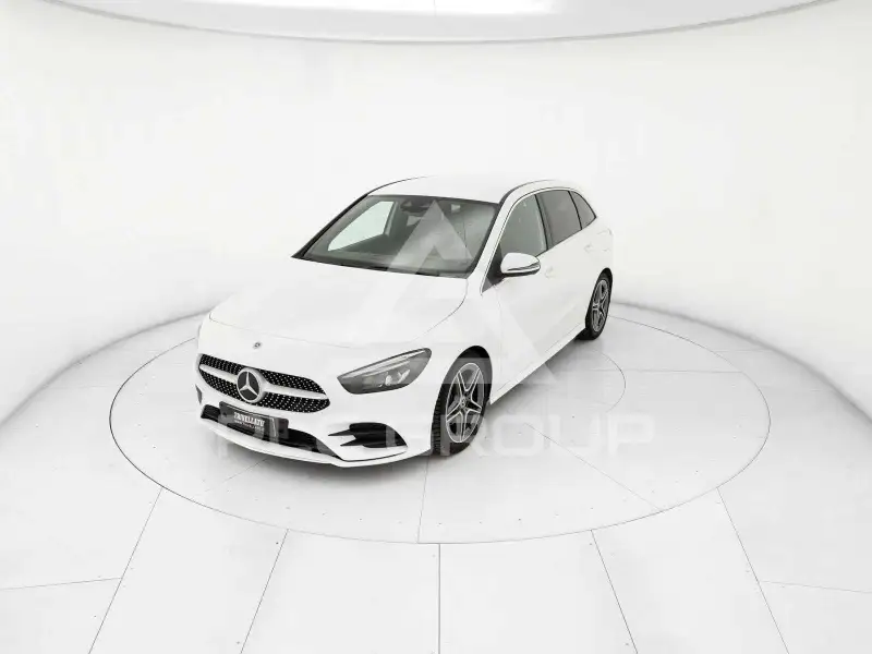 2021 Mercedes Benz B 200