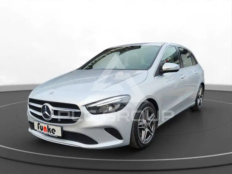 2021 Mercedes Benz B 200