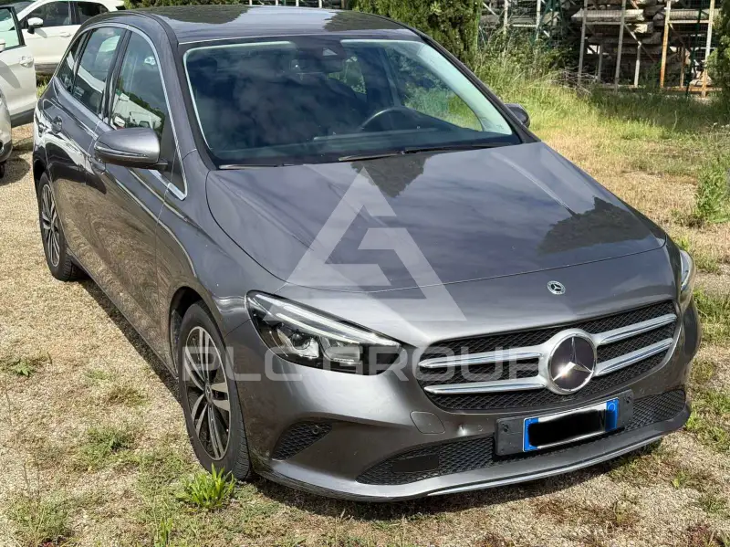 2021 Mercedes Benz B 200