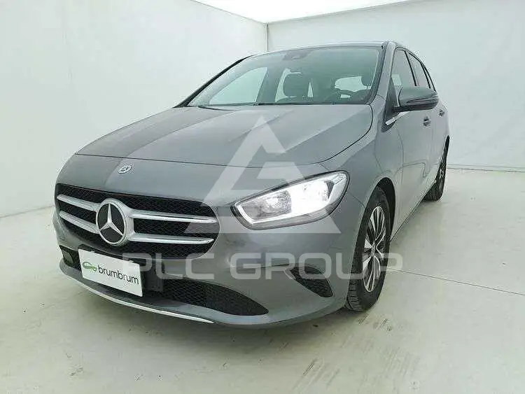 2021 Mercedes Benz B 200