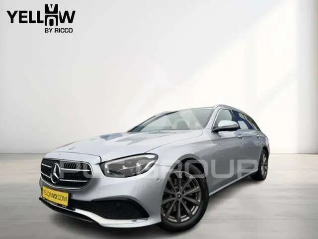 2021 Mercedes Benz E 200