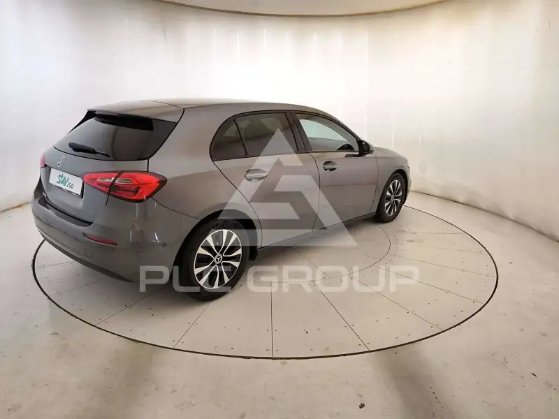 2021 Mercedes Benz A 160