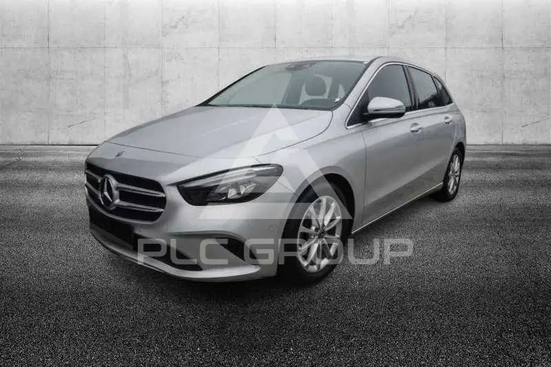 2021 Mercedes Benz B 180