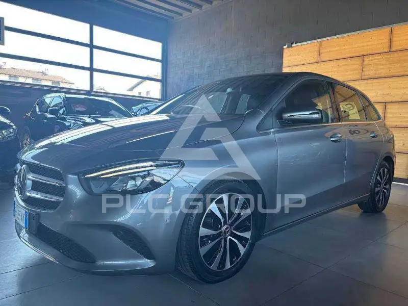 2021 Mercedes Benz B 180