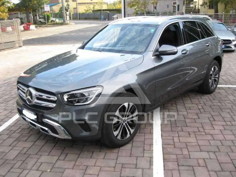 2021 Mercedes Benz GLC 220