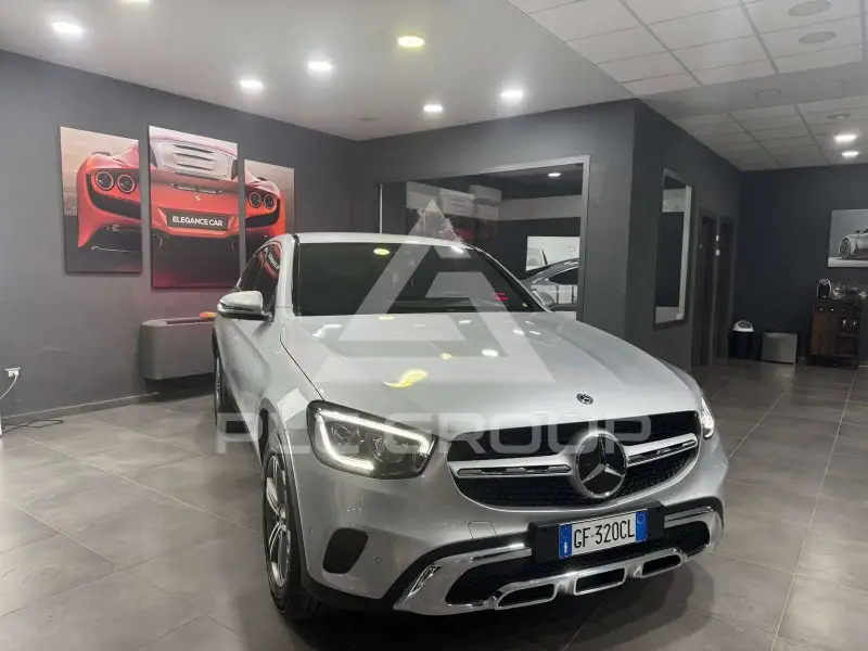 2021 Mercedes Benz GLC 220