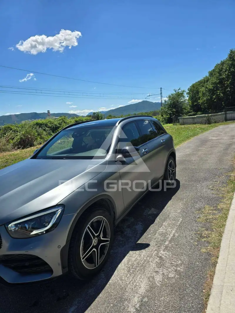 2021 Mercedes Benz GLC 220