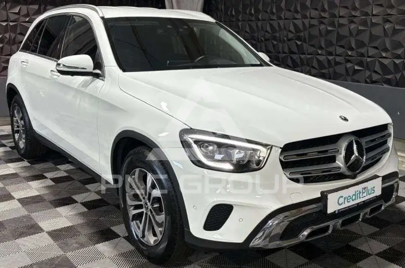 2021 Mercedes Benz GLC 220