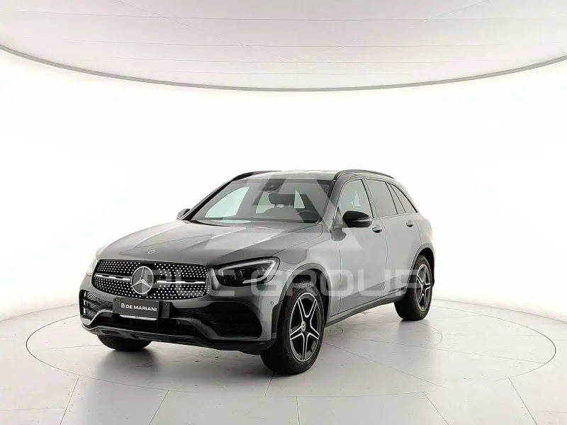 2021 Mercedes Benz GLC 220
