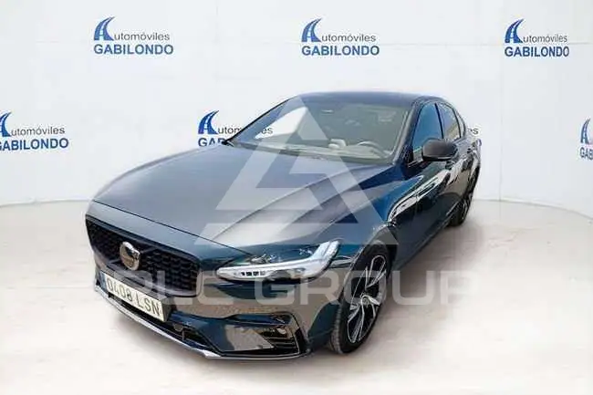 2021 Volvo S90