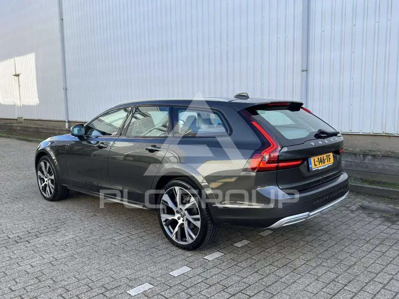 2021 Volvo V90